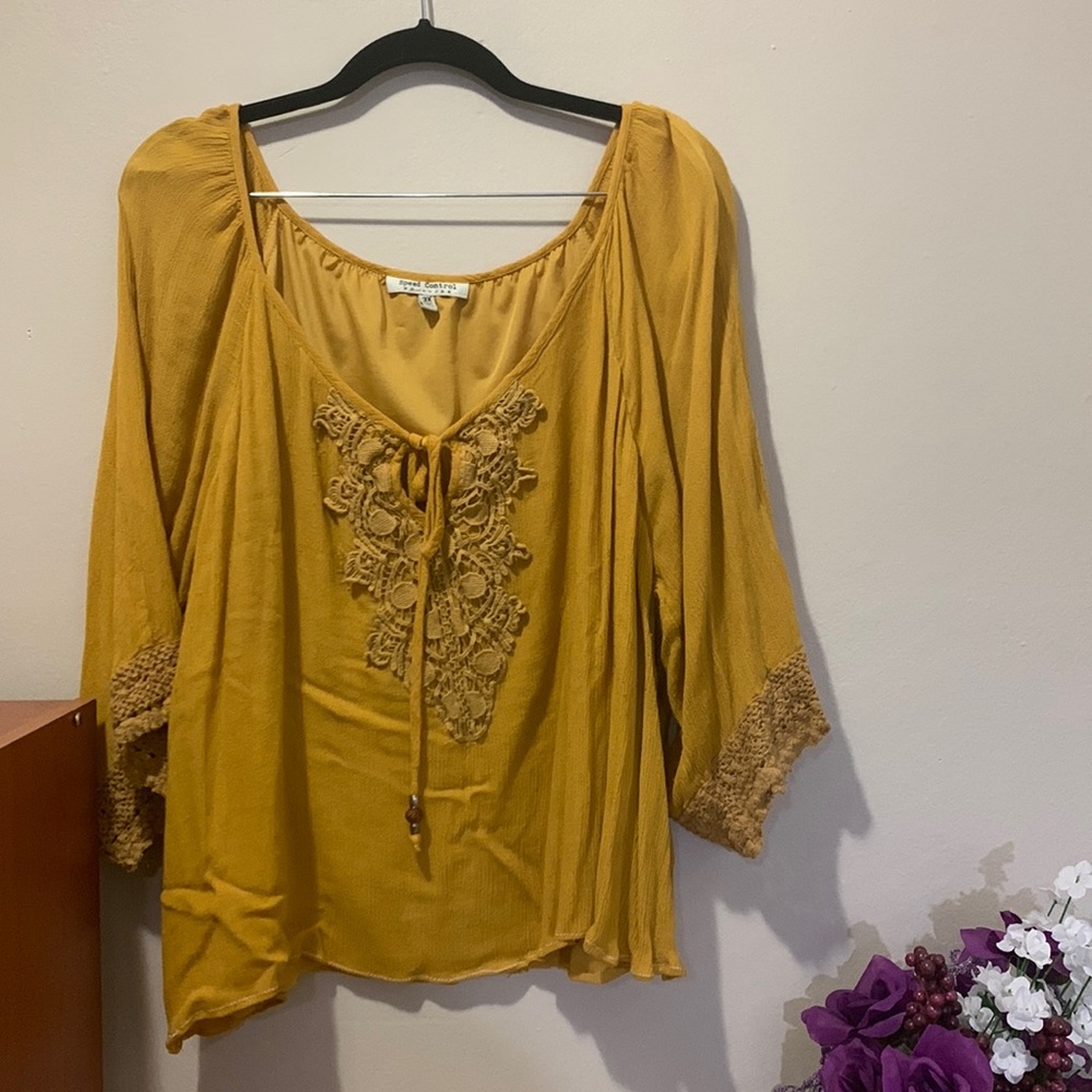 Yellow detailed blouse